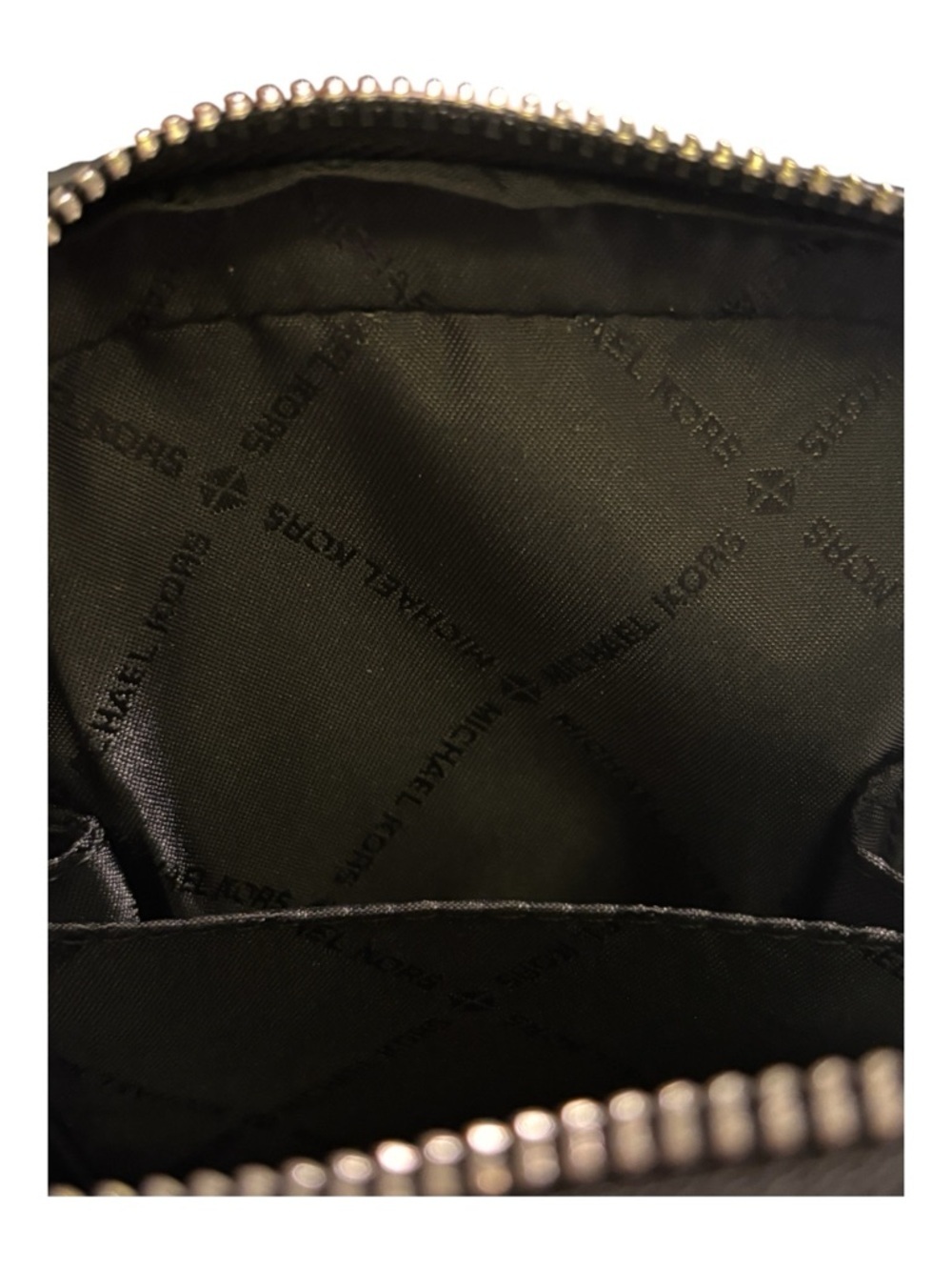 Michael Kors Cooper Medium Sling Pack – New - Picture 8 of 8